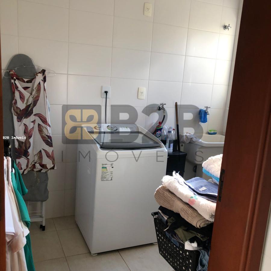 Casa à venda com 3 quartos, 270m² - Foto 18