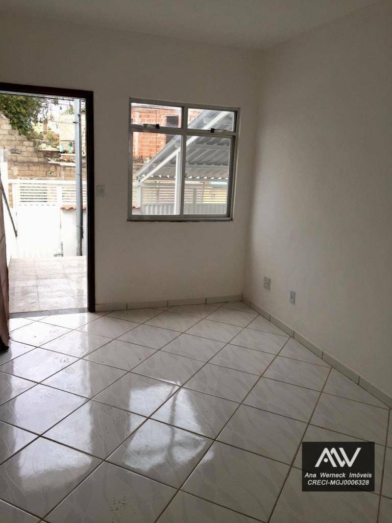 Casa à venda com 2 quartos, 60m² - Foto 6