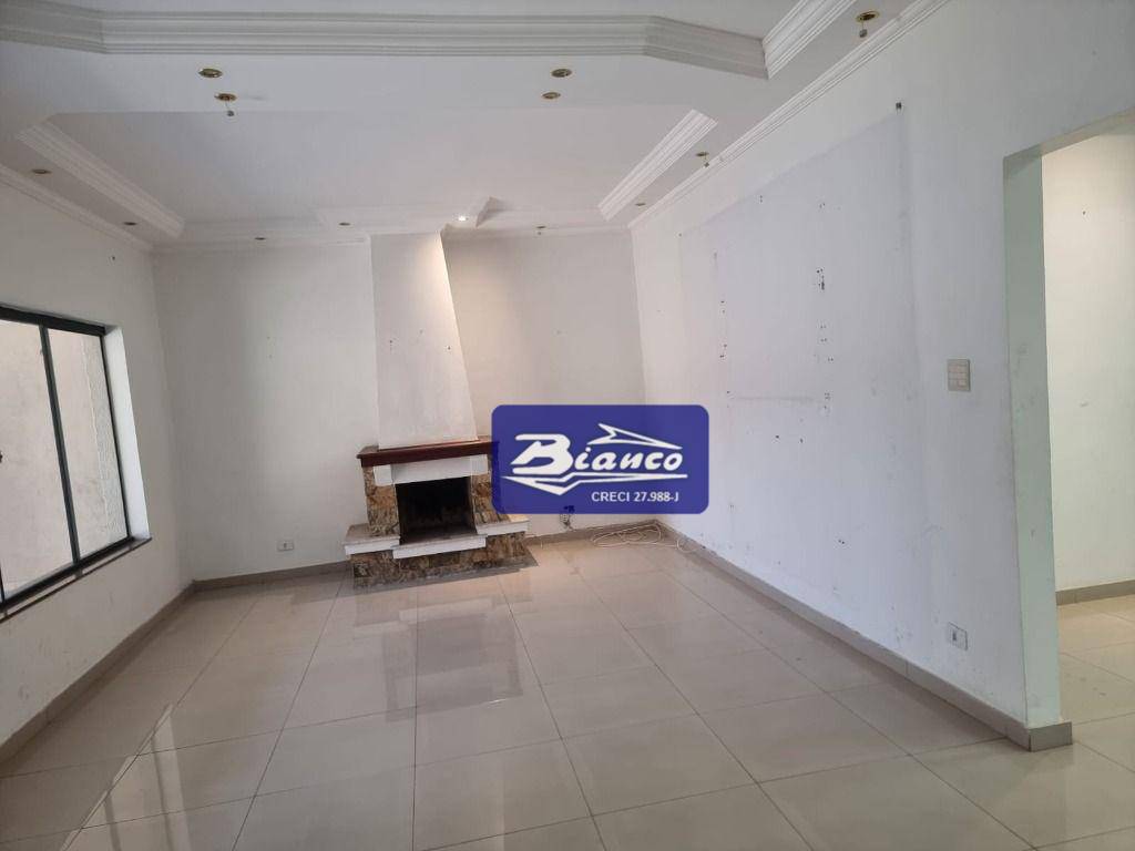 Casa à venda e aluguel com 3 quartos, 450m² - Foto 2