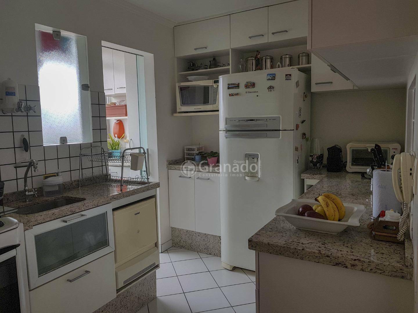 Apartamento à venda com 2 quartos, 68m² - Foto 3