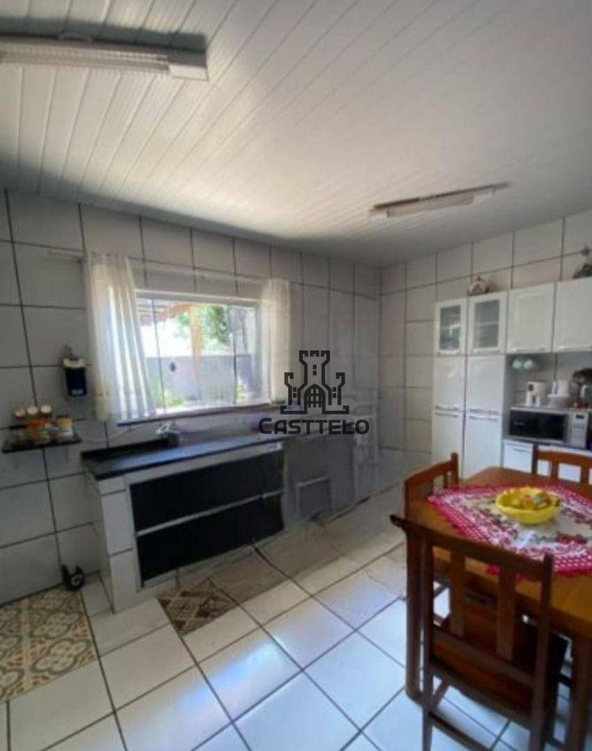 Casa à venda com 3 quartos, 200m² - Foto 4