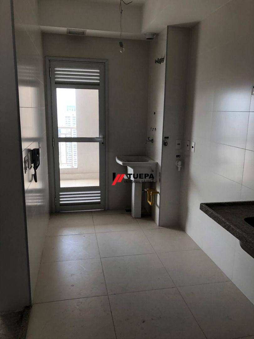 Apartamento à venda com 2 quartos, 77m² - Foto 4