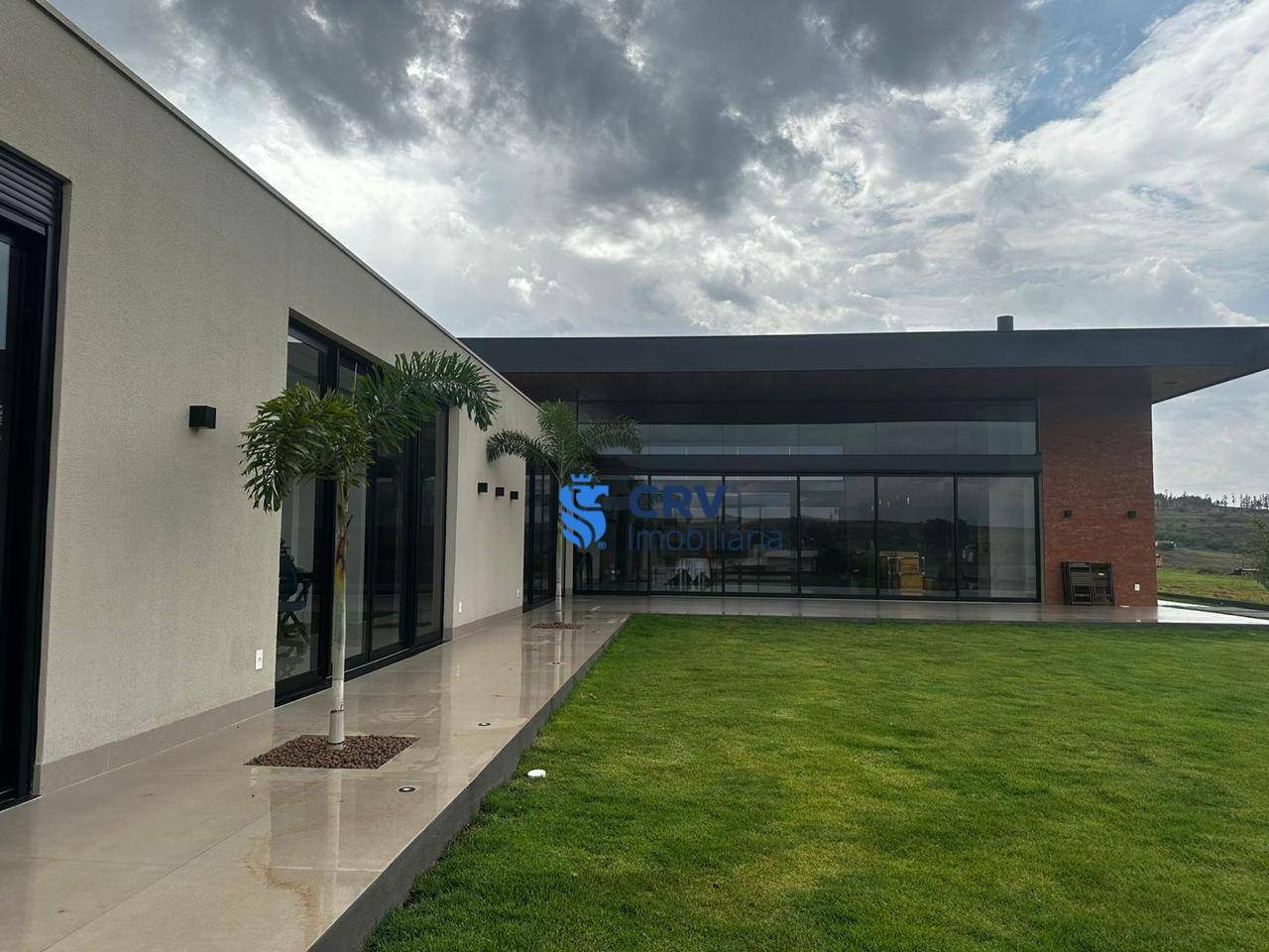 Casa de Condomínio para alugar com 4 quartos, 238m² - Foto 4