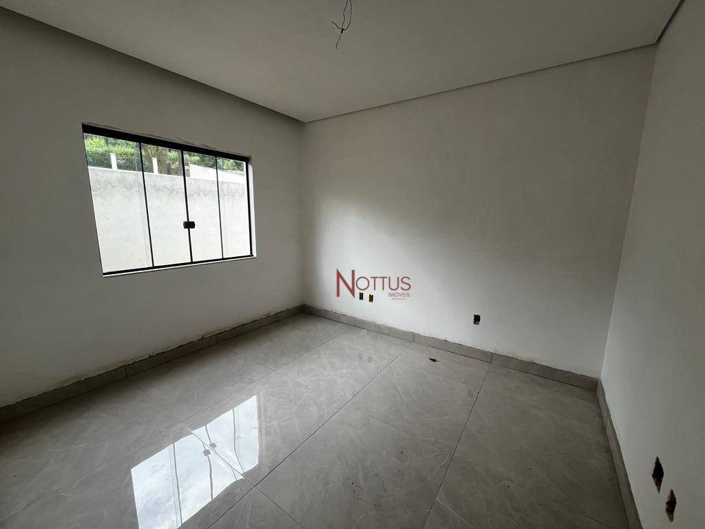 Casa à venda com 3 quartos, 150m² - Foto 12