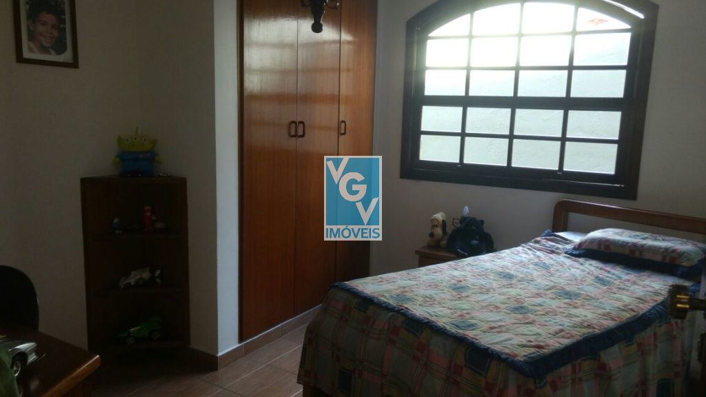 Casa à venda com 3 quartos, 240m² - Foto 15