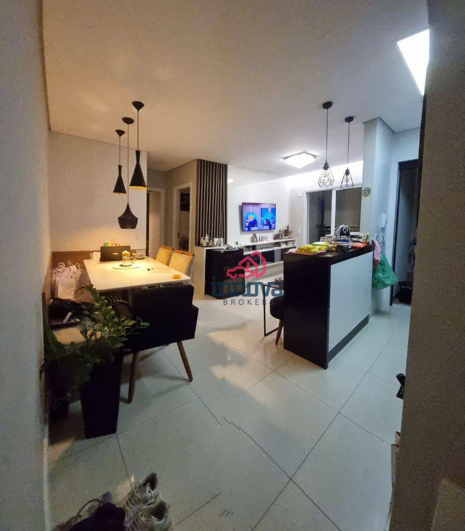 Apartamento à venda com 2 quartos, 72m² - Foto 1