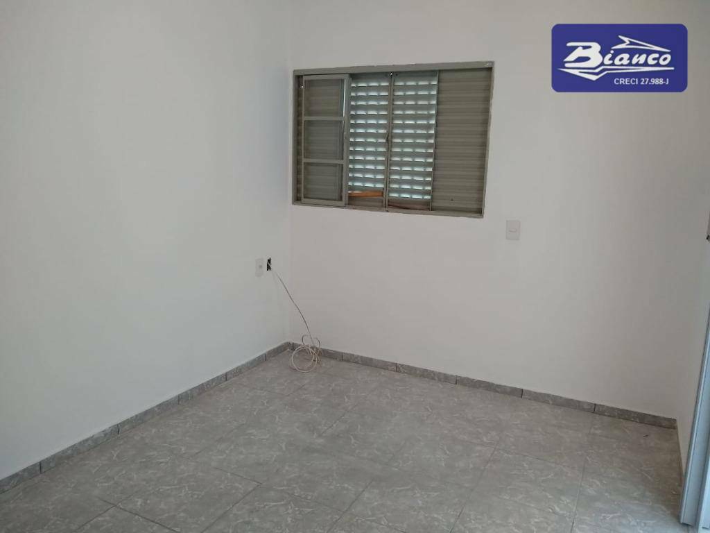 Casa para alugar com 1 quarto, 70m² - Foto 8