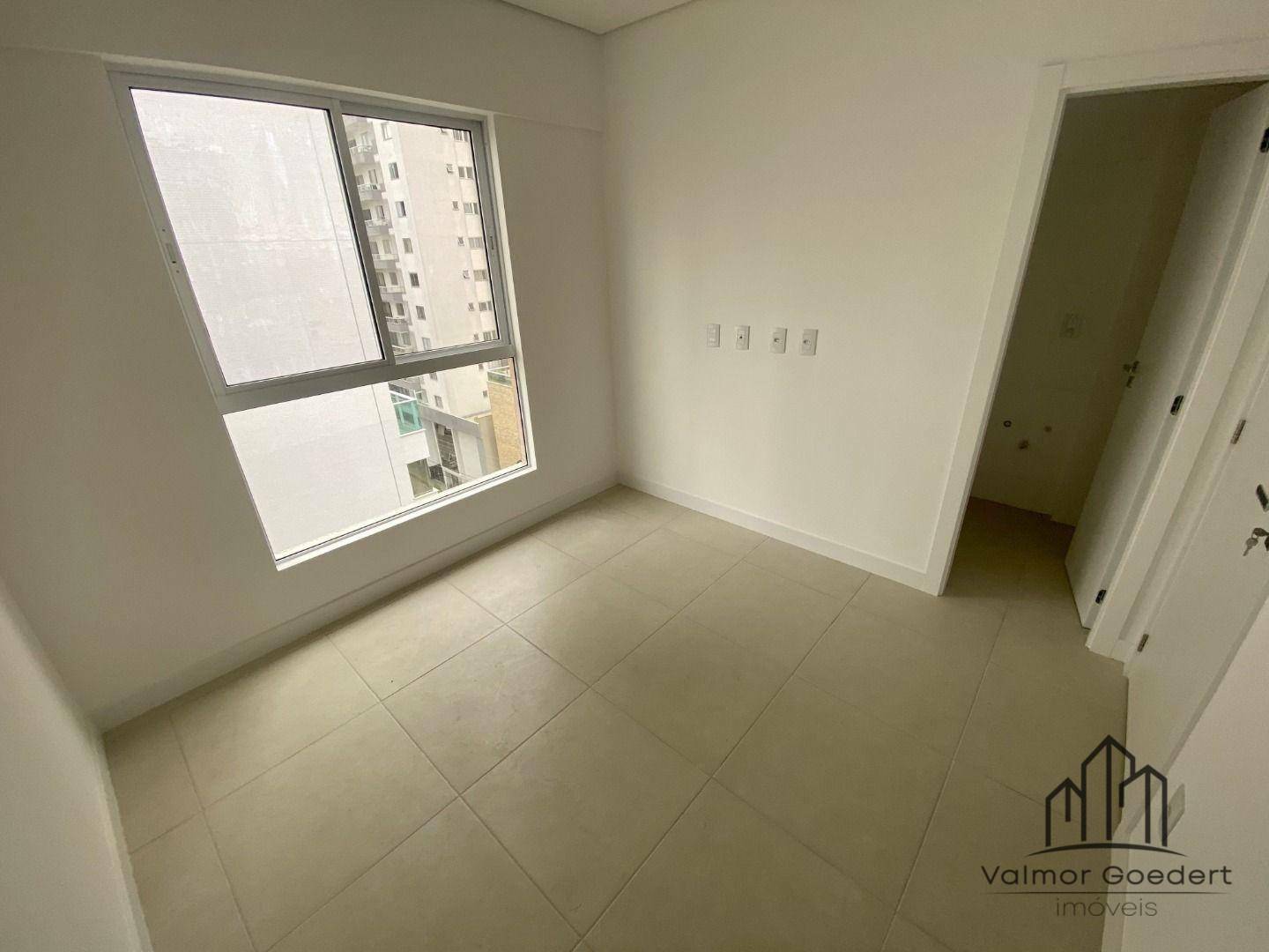 Apartamento para alugar com 3 quartos, 97m² - Foto 9