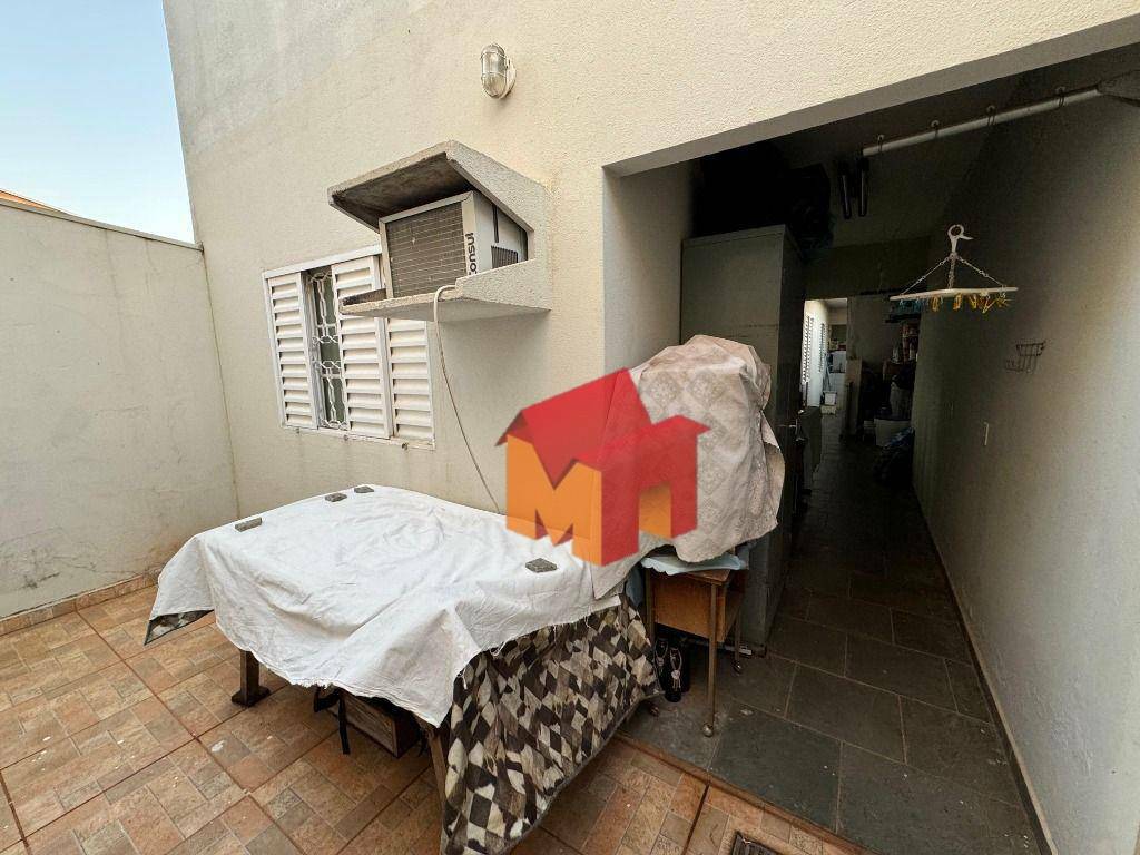 Casa à venda com 4 quartos, 140m² - Foto 12