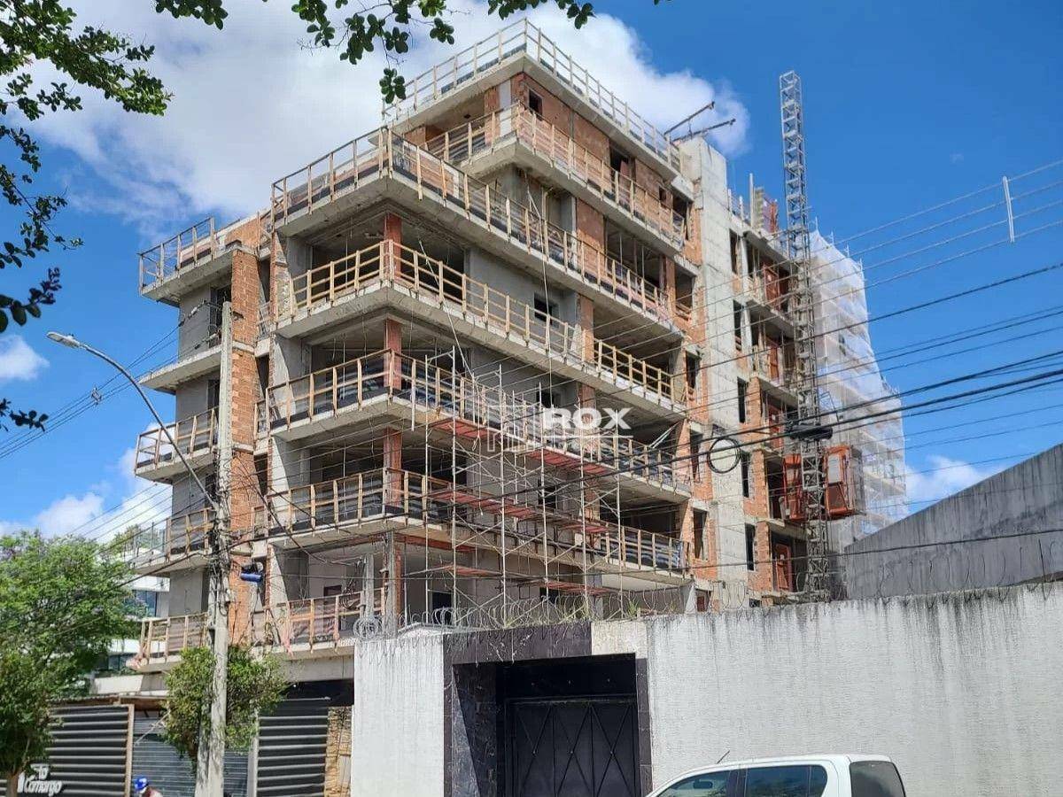 Apartamento à venda com 3 quartos, 238m² - Foto 3