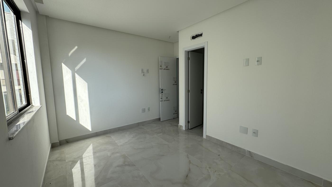 Apartamento para alugar com 4 quartos, 173m² - Foto 8