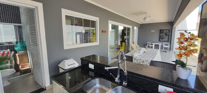 Casa à venda com 4 quartos, 220m² - Foto 6