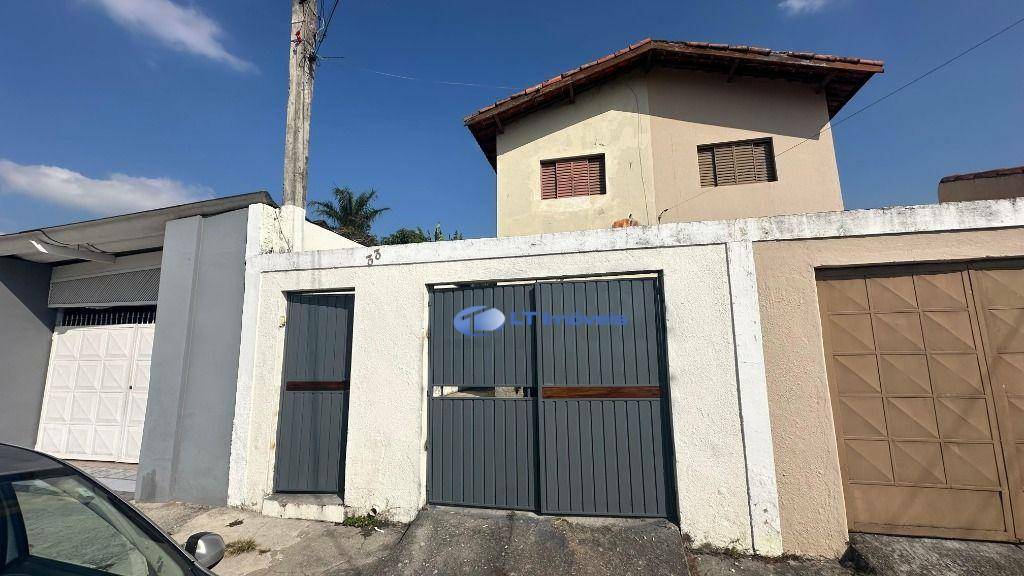 Sobrado para alugar com 3 quartos, 120m² - Foto 1