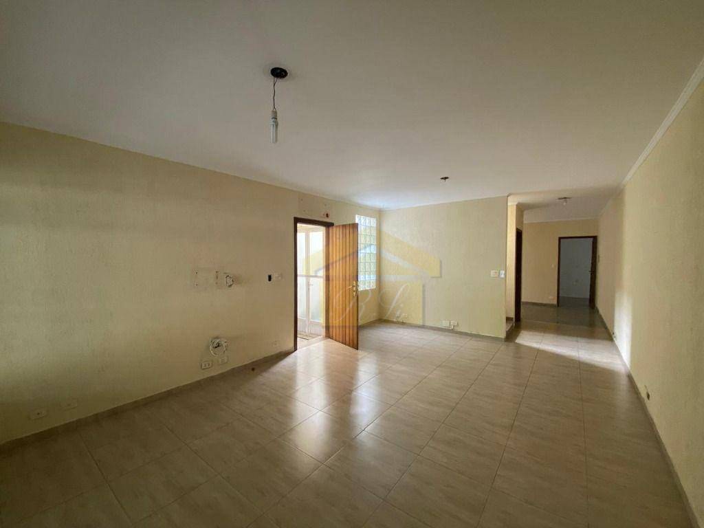 Sobrado à venda com 3 quartos, 150m² - Foto 2