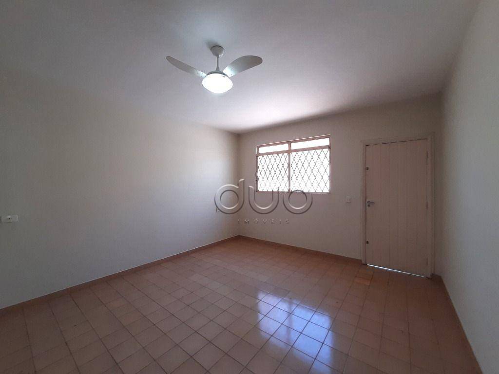 Casa para alugar com 3 quartos, 224m² - Foto 9