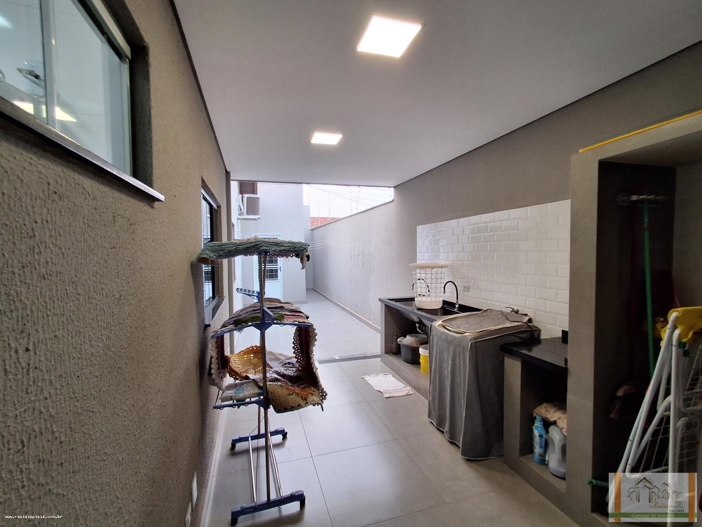 Casa à venda com 3 quartos, 450m² - Foto 9