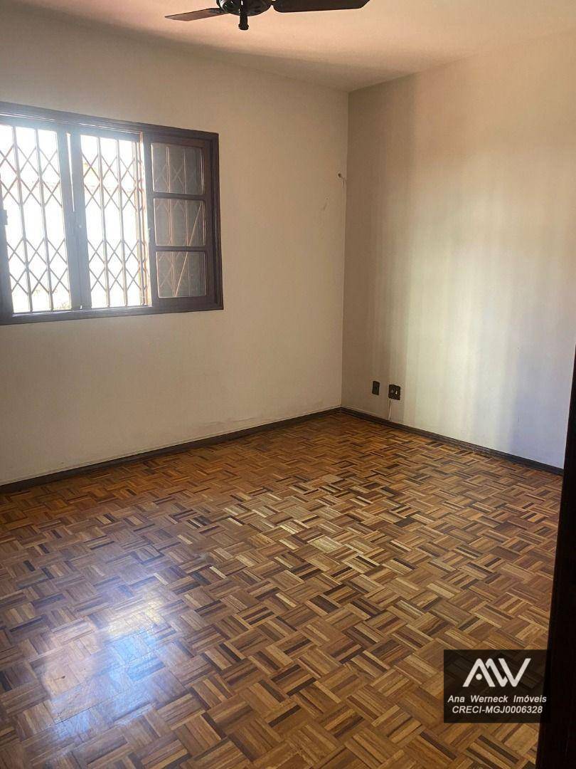 Casa à venda com 3 quartos, 200m² - Foto 15