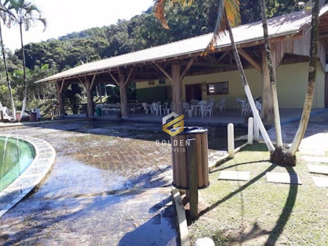 Sítio à venda com 5 quartos, 300m² - Foto 2