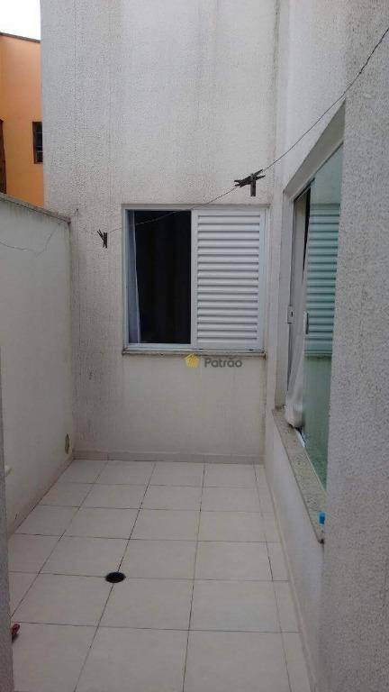 Apartamento à venda com 2 quartos, 66m² - Foto 2