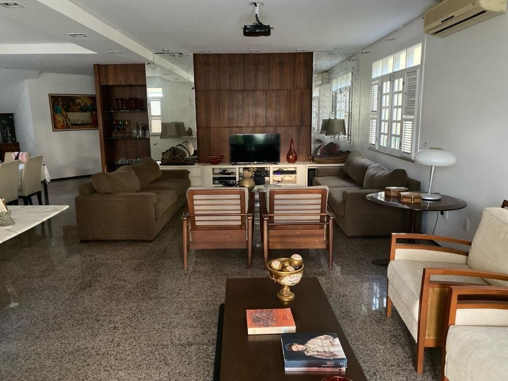 Casa para alugar com 5 quartos, 435m² - Foto 12