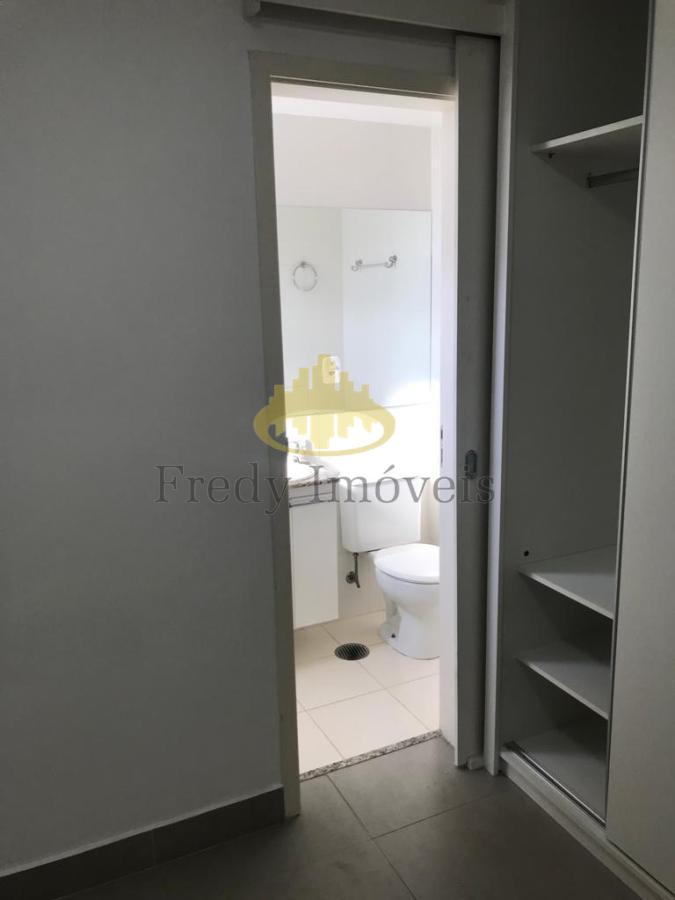 Apartamento à venda com 2 quartos, 62m² - Foto 11