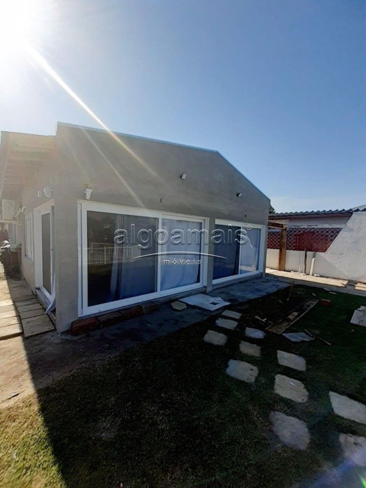 Casa à venda com 4 quartos, 160m² - Foto 2