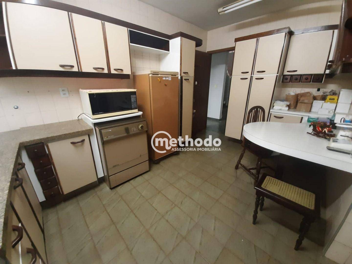 Casa à venda com 3 quartos, 337m² - Foto 6