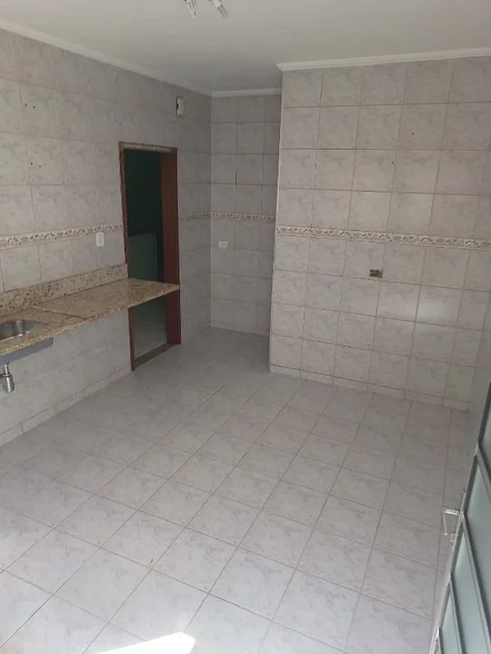 Sobrado à venda com 3 quartos, 200m² - Foto 11