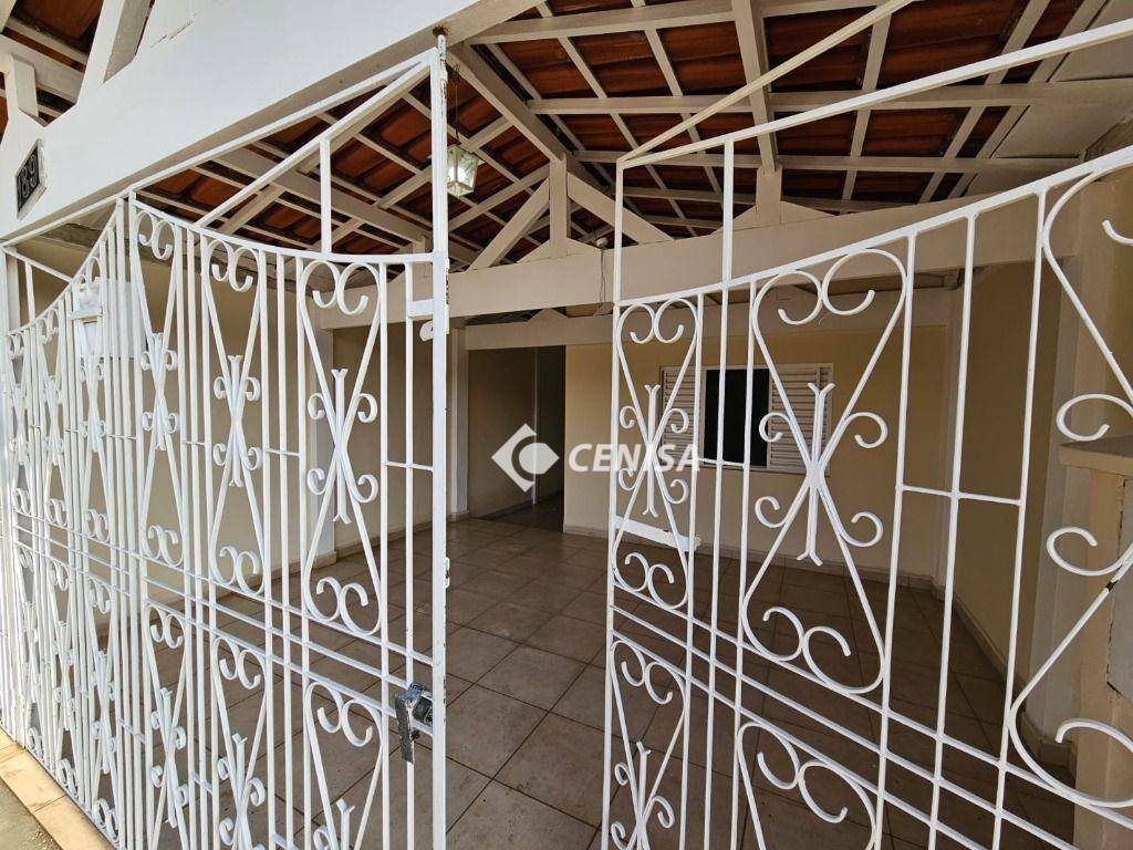 Casa à venda com 2 quartos, 104m² - Foto 2