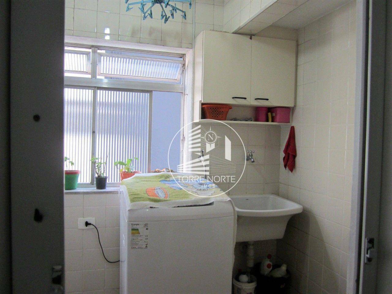 Apartamento à venda com 2 quartos, 70m² - Foto 18