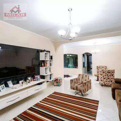 Casa para alugar com 4 quartos, 229M2 - Foto 2