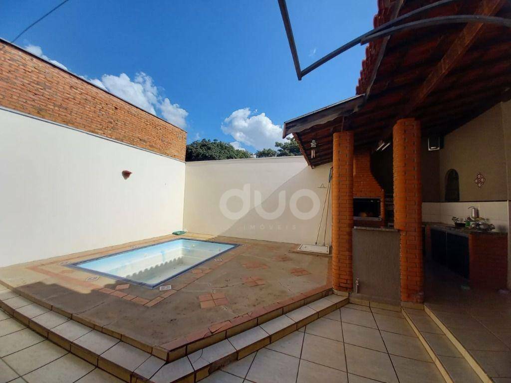 Casa à venda com 2 quartos, 130m² - Foto 2