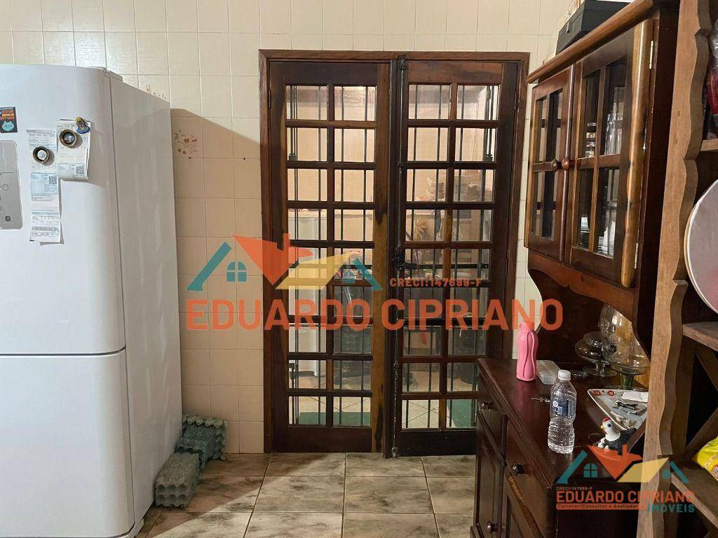 Casa à venda com 3 quartos, 160m² - Foto 14