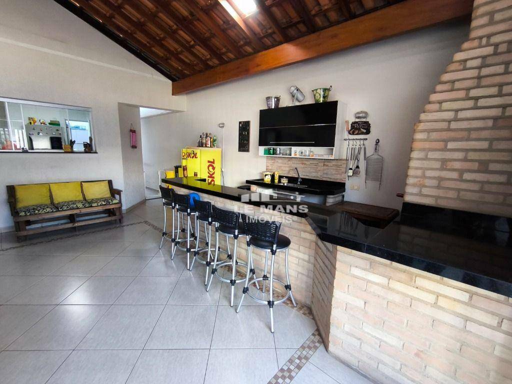 Casa de Condomínio à venda com 3 quartos, 141m² - Foto 2