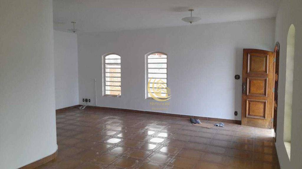 Casa à venda com 6 quartos, 189M2 - Foto 4