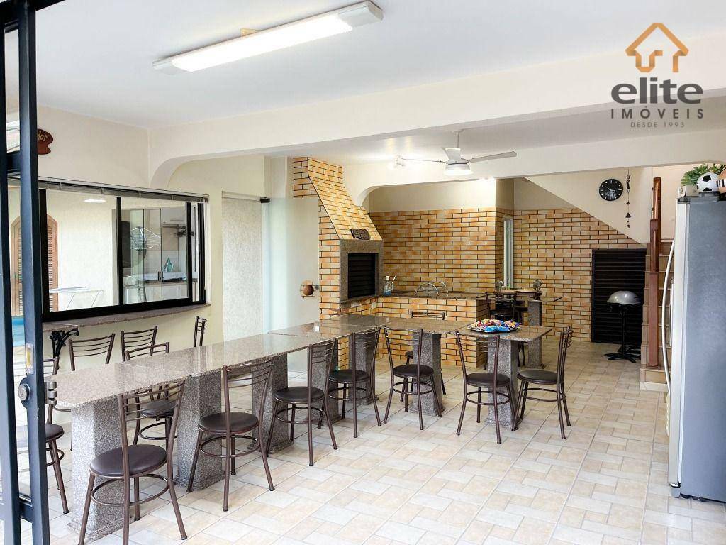 Casa à venda com 5 quartos, 280m² - Foto 15