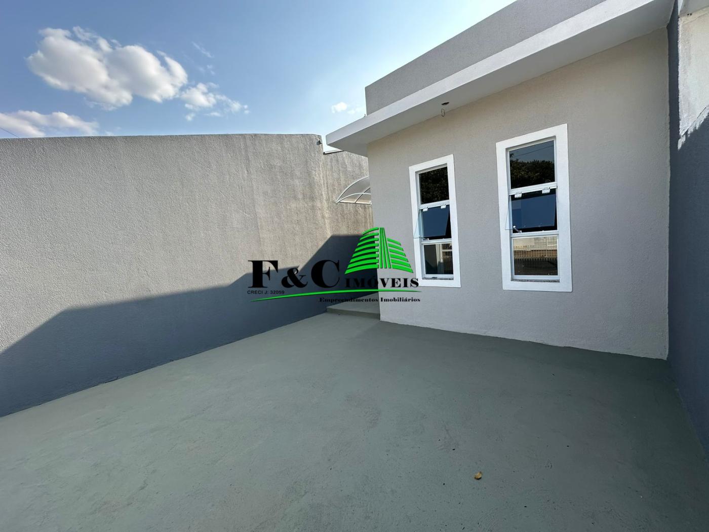 Casa à venda com 2 quartos, 125m² - Foto 2