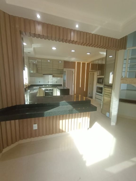 Casa de Condomínio à venda com 4 quartos, 400m² - Foto 6