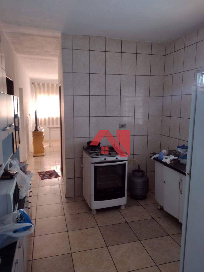 Casa à venda com 2 quartos, 80m² - Foto 3