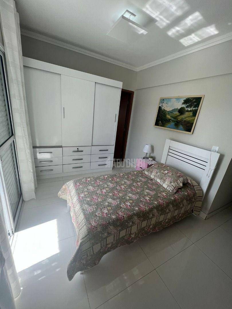 Apartamento à venda com 2 quartos, 72m² - Foto 24