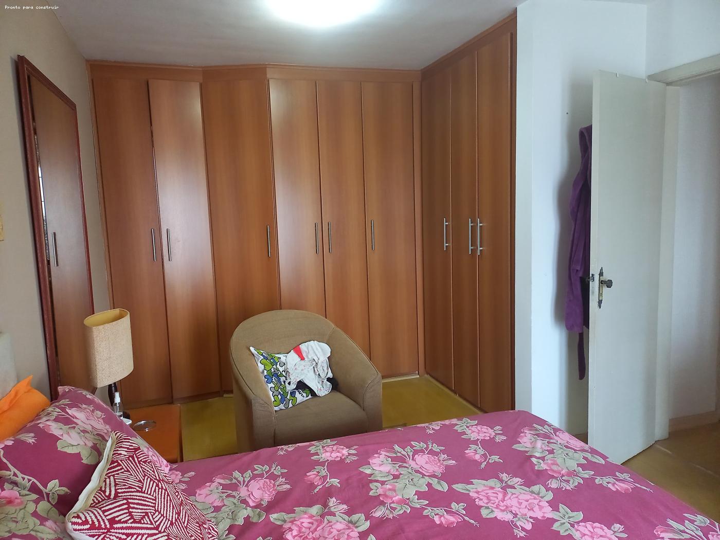 Casa à venda com 4 quartos, 360m² - Foto 27