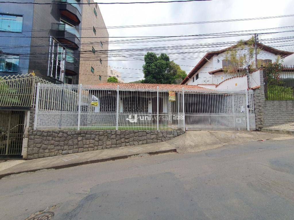 Casa de Condomínio para alugar com 4 quartos, 170m² - Foto 1