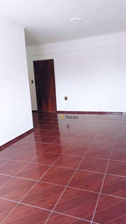 Apartamento à venda com 3 quartos, 97m² - Foto 3