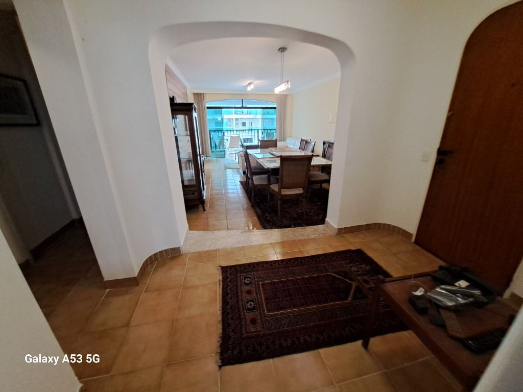 Apartamento à venda com 3 quartos, 160m² - Foto 4