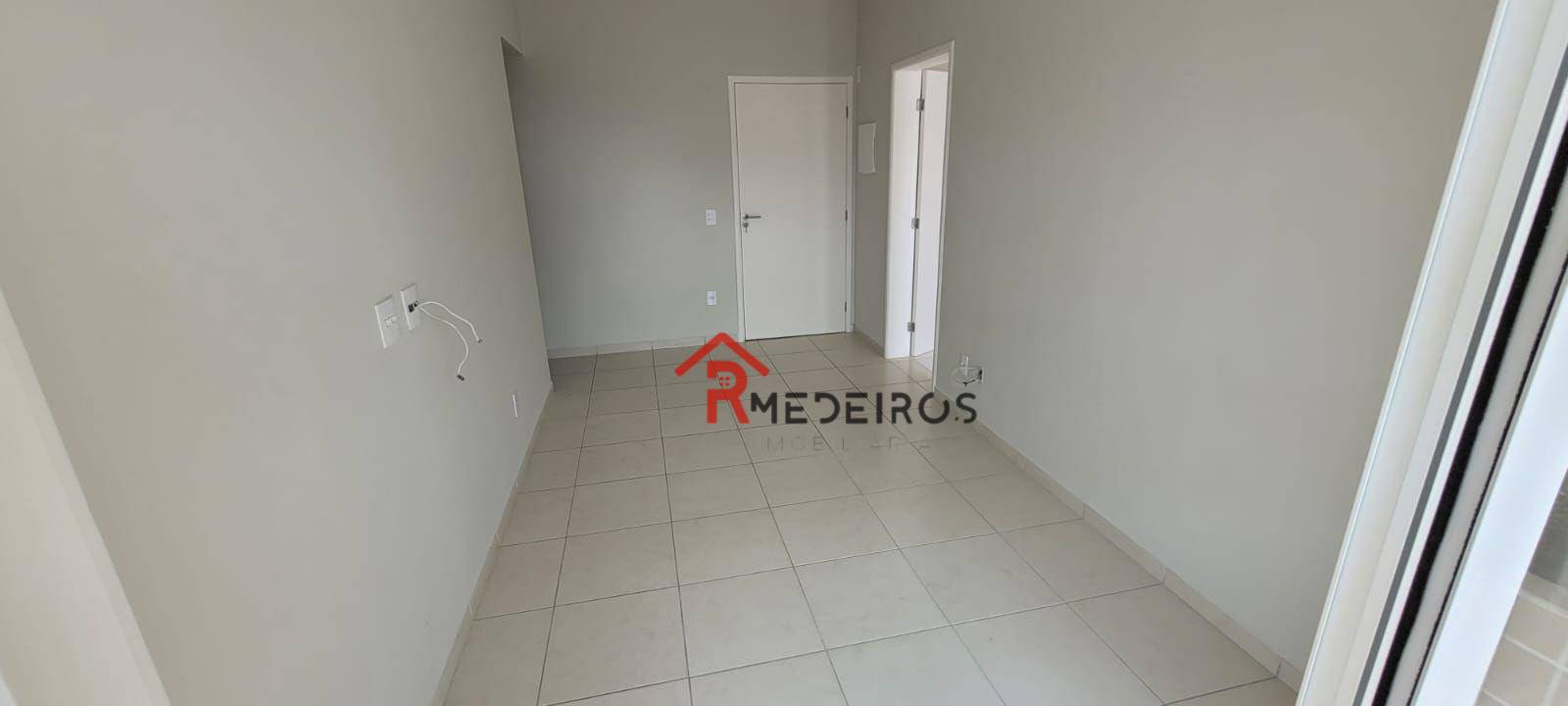 Apartamento à venda com 2 quartos, 73m² - Foto 2