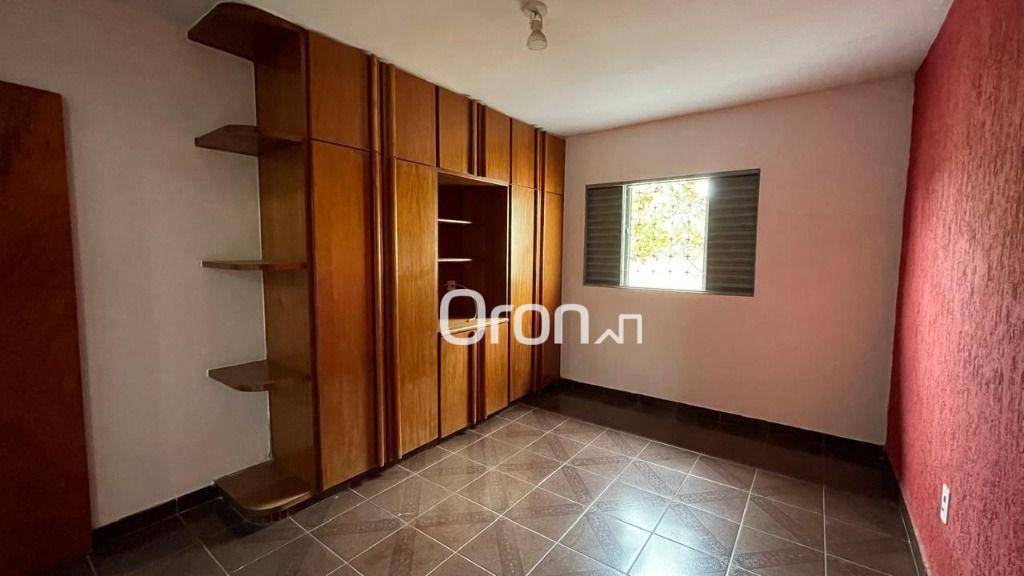 Casa à venda com 4 quartos, 200m² - Foto 11