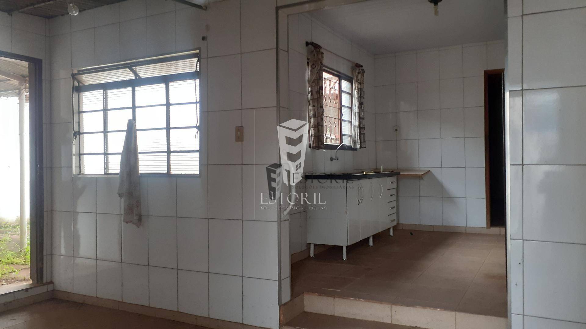 Casa à venda com 4 quartos, 150m² - Foto 1