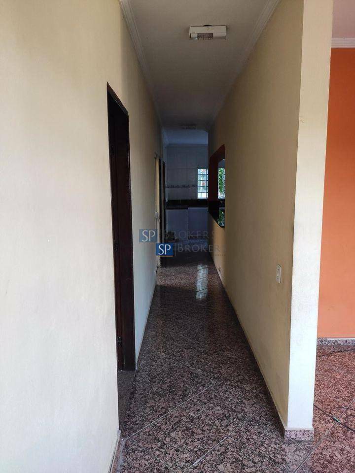 Casa à venda com 4 quartos, 240m² - Foto 6