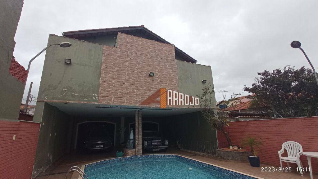 Sobrado à venda com 4 quartos, 50m² - Foto 1