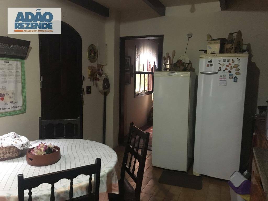 Casa à venda com 5 quartos, 280m² - Foto 4